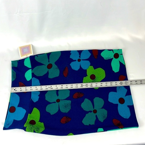 NWT LuLaRoe Cassie Pencil Skirt Daisy Flowers 70's Size Medium Blue Green - Picture 6 of 9